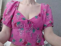 I am a gentle woman who loves to be loved.
Love nice and courteous men who know treat a LAdy.
I will learn much more about you to compose an unique experience with you in my show.