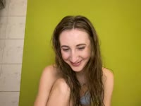 Hey jij... nieuwsgierig naar meer? Een 28-jarige geile moeder en alles behalve de standaard MILF. Klein en slank, maar 100% naturel... en ik hou ervan om bekeken te worden. Mijn spel is simpel: jou plagen tot je het niet meer houdt... laat mij je dag wat heter maken. In privéchat ga ik topless, wil je mij helemaal naakt zien en samen met mij spelen? Dan moet je naar VIP gaan.