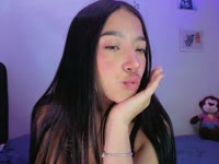 I am a girl full of energy, outgoing and always with a big smile. I love going to the gym, where I feel strong and motivated. My laugh is something that defines me, it