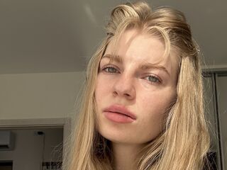 hot webcamslut AlissMil