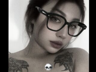 camwhore shaving pussy AmelieEva