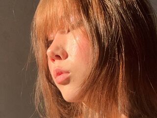 camwhore masturbating with dildo AmiraCorbell