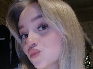 hot cam girl fingering shaved pussy AmmyMoore