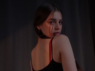 closeup cam GertudeCova