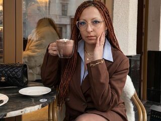 strip tease show JadeMoreau