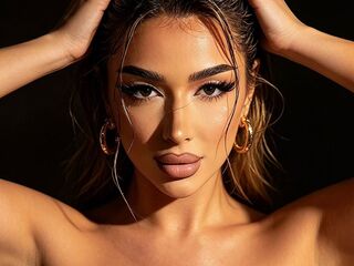 naked girl with cam JuliaNoir