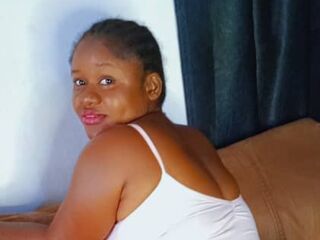 closeup webcam KiraDon