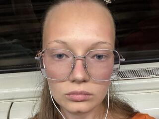 cam girl playing with dildo LethaMital