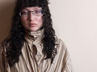 nude webcamgirl LonnieMackaman