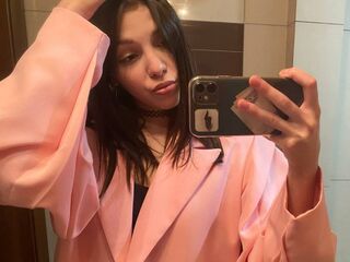 naked webcamgirl LucileVerlin