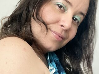 camgirl masturbating with sextoy SajaraBowen
