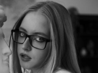 fingering webcamgirl SheliaEdwards