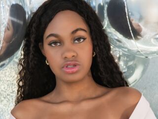 adultcam picture StormiHills