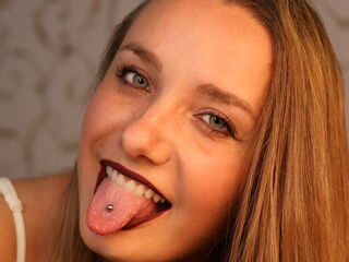 live chat room BelleCox