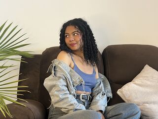 nude webcamgirl pic AddanasDaven