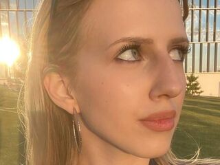 chat room photo AishaSpringstead