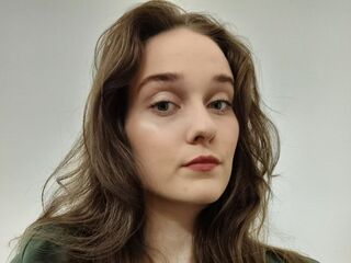 naughty camgirl masturbating with vibrator AlbertaBeam