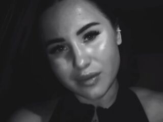 camgirl fingering bald pussy AliceFluffy