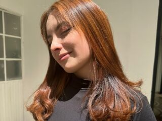 camgirl masturbating with sex toy AliceMontclair