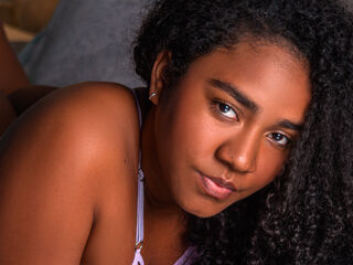 nude webcam AmaraRuiiz