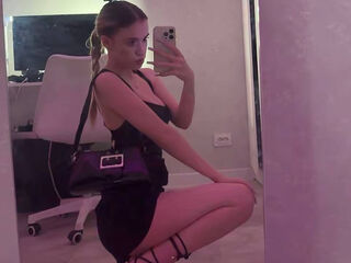 topless camgirl AngelesBelfiore
