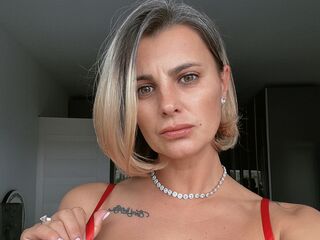 free adultcam AnishaBee