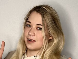 camgirl masturbating with vibrator AnjaTruehart