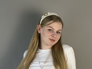 naked webcamgirl AntoniaCrumpton