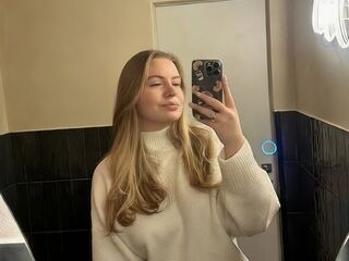 dity cam show AryaThomas