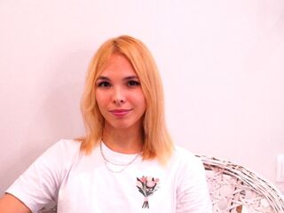 camgirl masturbating with vibrator AvelinaRose