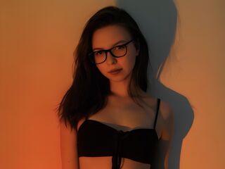 teaser cam BeatrixHessey