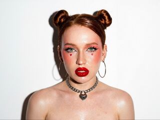 camslut spreading pussy BellaMesmer