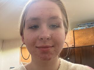 camwhore masturbating with sextoy BettinaGoeppner