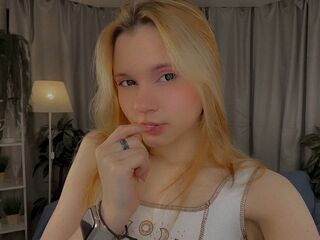 cam girl fingering pussy BrittGreenhouse