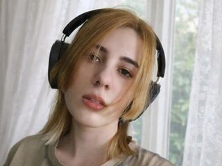 naughty cam girl CarlHanchett