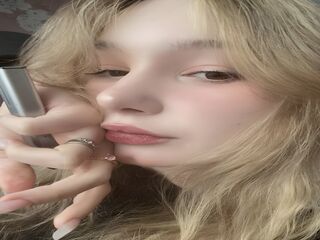 naughty cam girl fingering pussy CicelyAdessa