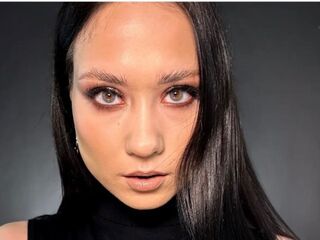 girl showing tits ColbyMccrum