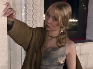 girl showing tits ColeenScheppe