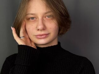 beautiful webcam girl CoraLamon