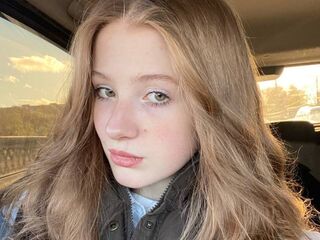 shaved pussy cam DaniellaSunshine