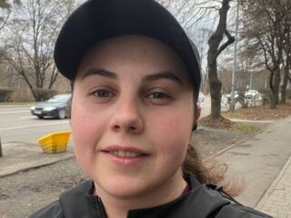 naked camgirl fingering pussy DariaCalm