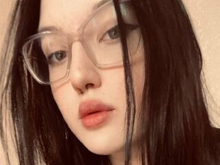 topless cam girl DeloresRamos