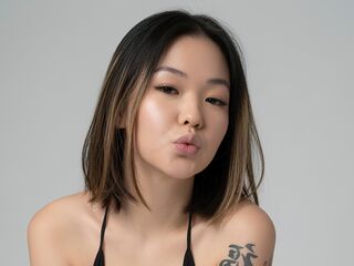 naked camgirl masturbating with vibrator DominiqueAngeron