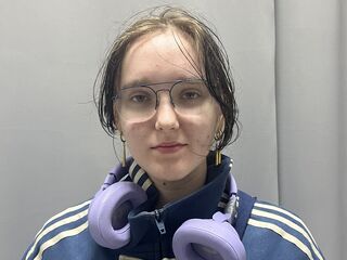 naked webcam girl picture DoraDawson