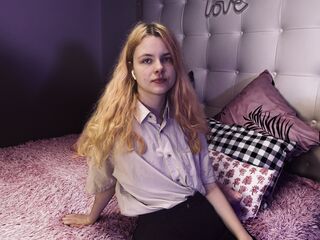 beautiful camgirl EleanorCain