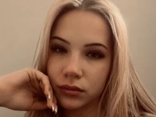topless webcam girl EleonoraTutuska
