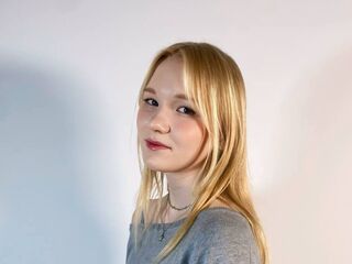 sexy webcam girl ElmaKinnunen