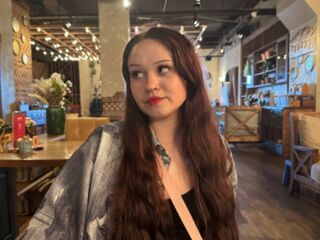 camgirl spreading pussy EmilyGreek