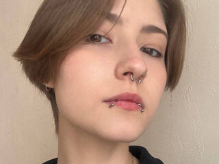 jasmin cam whore EssieAcheampong