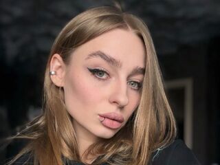 camwhore masturbating with sextoy EvaVotta